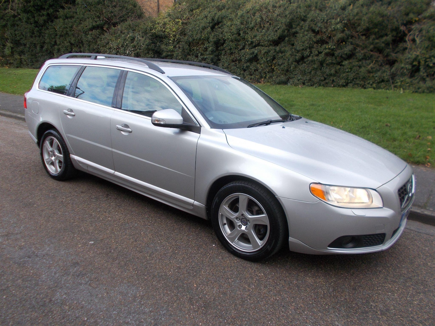 Used Volvo V70 2010 for sale - 76612745: Photo 11