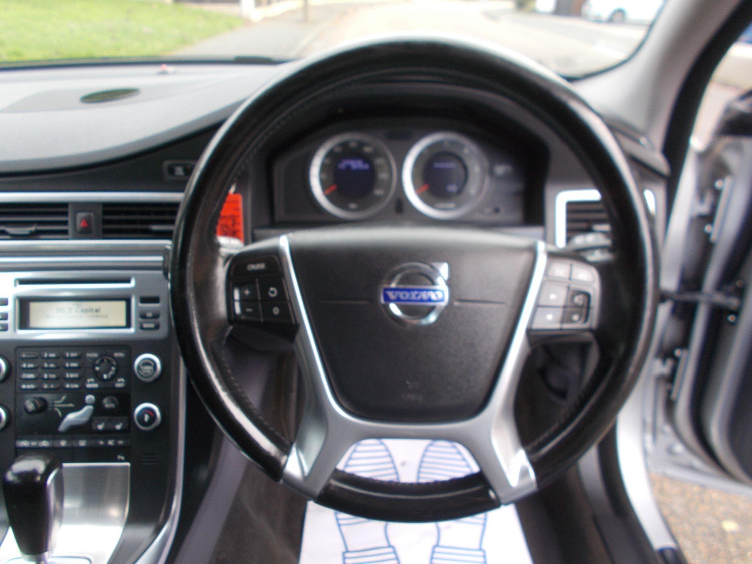 Used Volvo V70 2010 for sale - 76612745: Photo 12