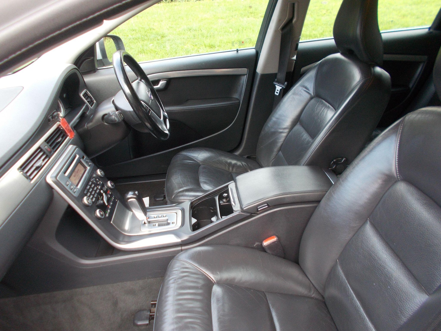 Used Volvo V70 2010 for sale - 76612745: Photo 25