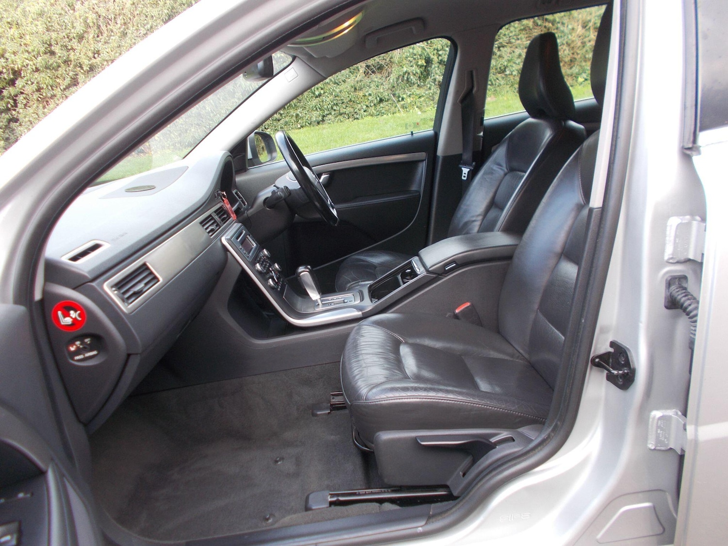 Used Volvo V70 2010 for sale - 76612745: Photo 28