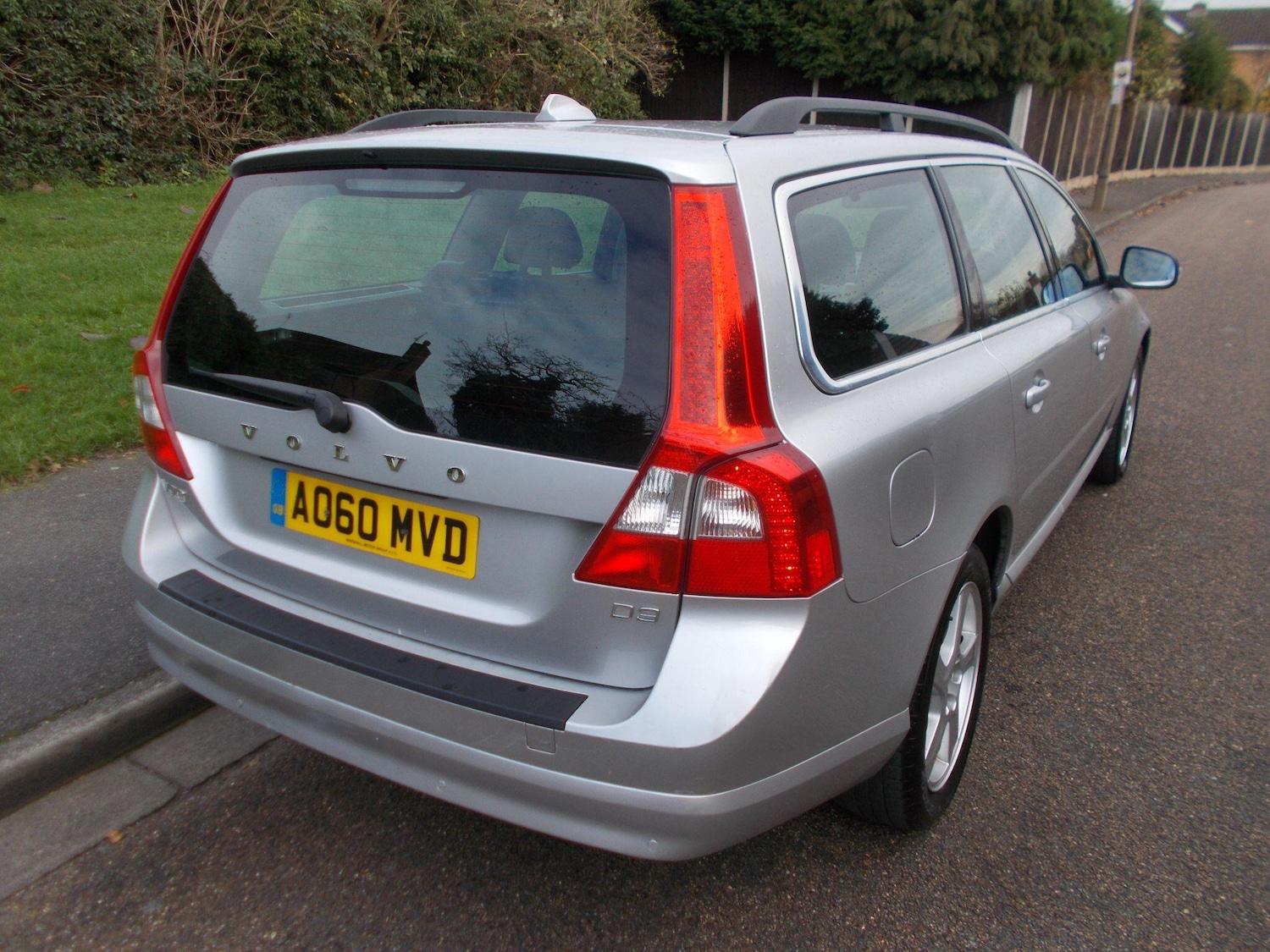 Used Volvo V70 2010 for sale - 76612745: Photo 4