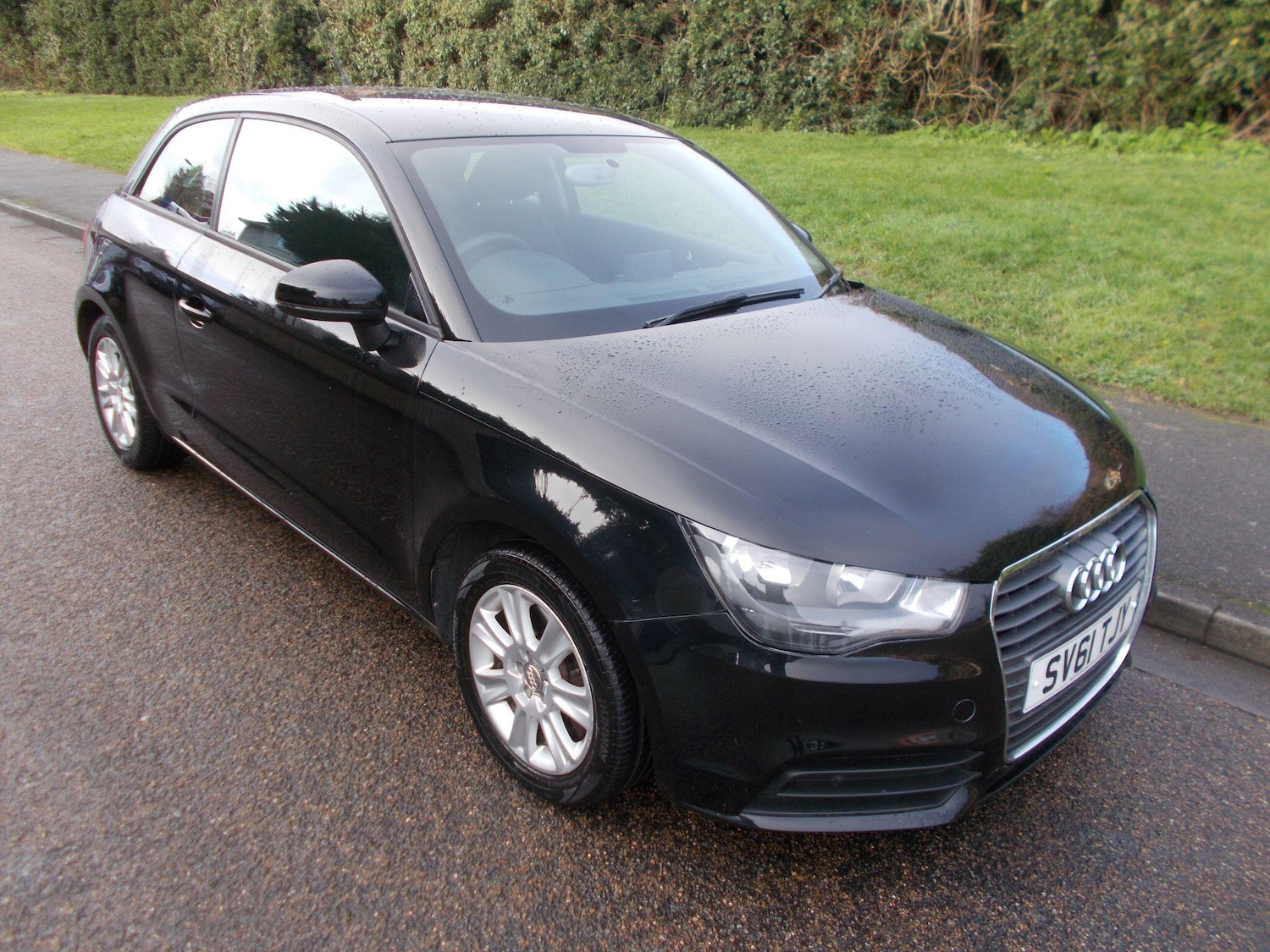 Used Audi A1 2011 for sale - 76976607: Photo 2