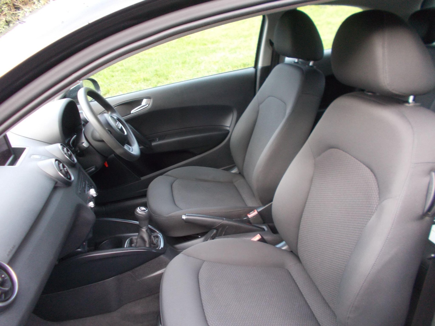 Used Audi A1 2011 for sale - 76976607: Photo 27