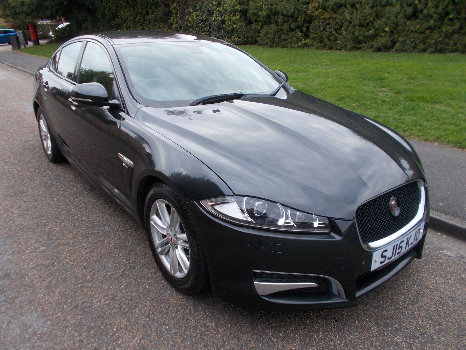 Used Jaguar XF 2015 for sale - 76159098: Photo 2