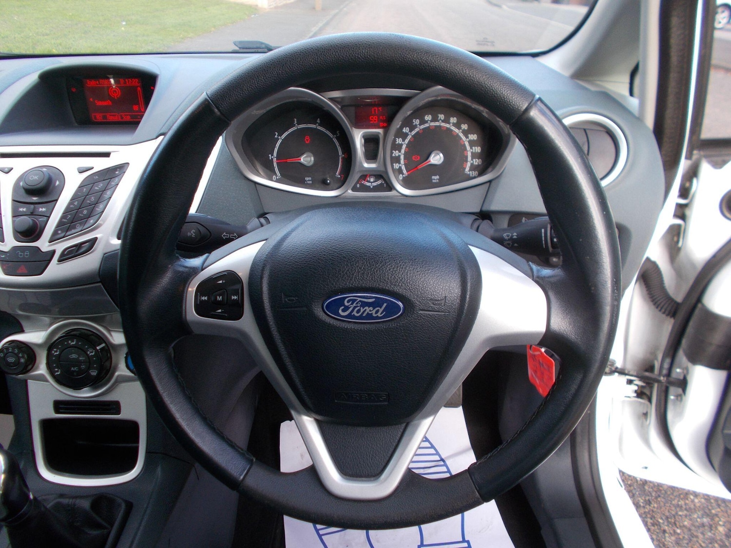 Used Ford Fiesta 2011 for sale - 76398503: Photo 12