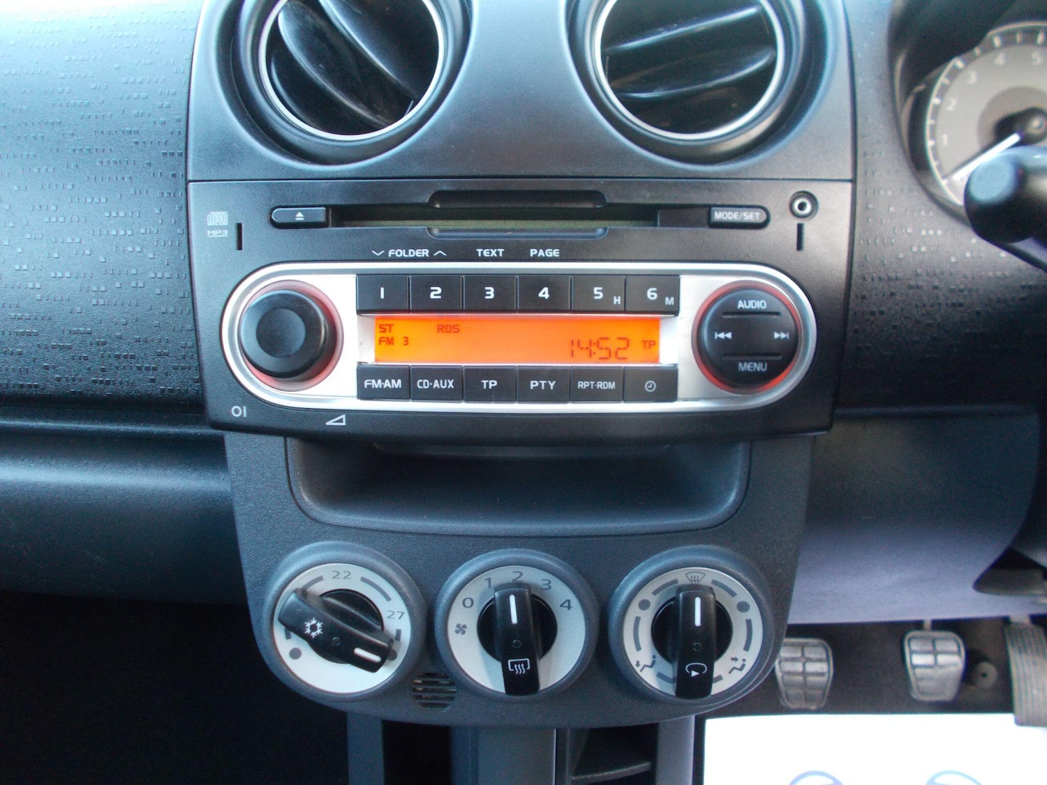 Used Mitsubishi Colt 2010 for sale - 77109676: Photo 6