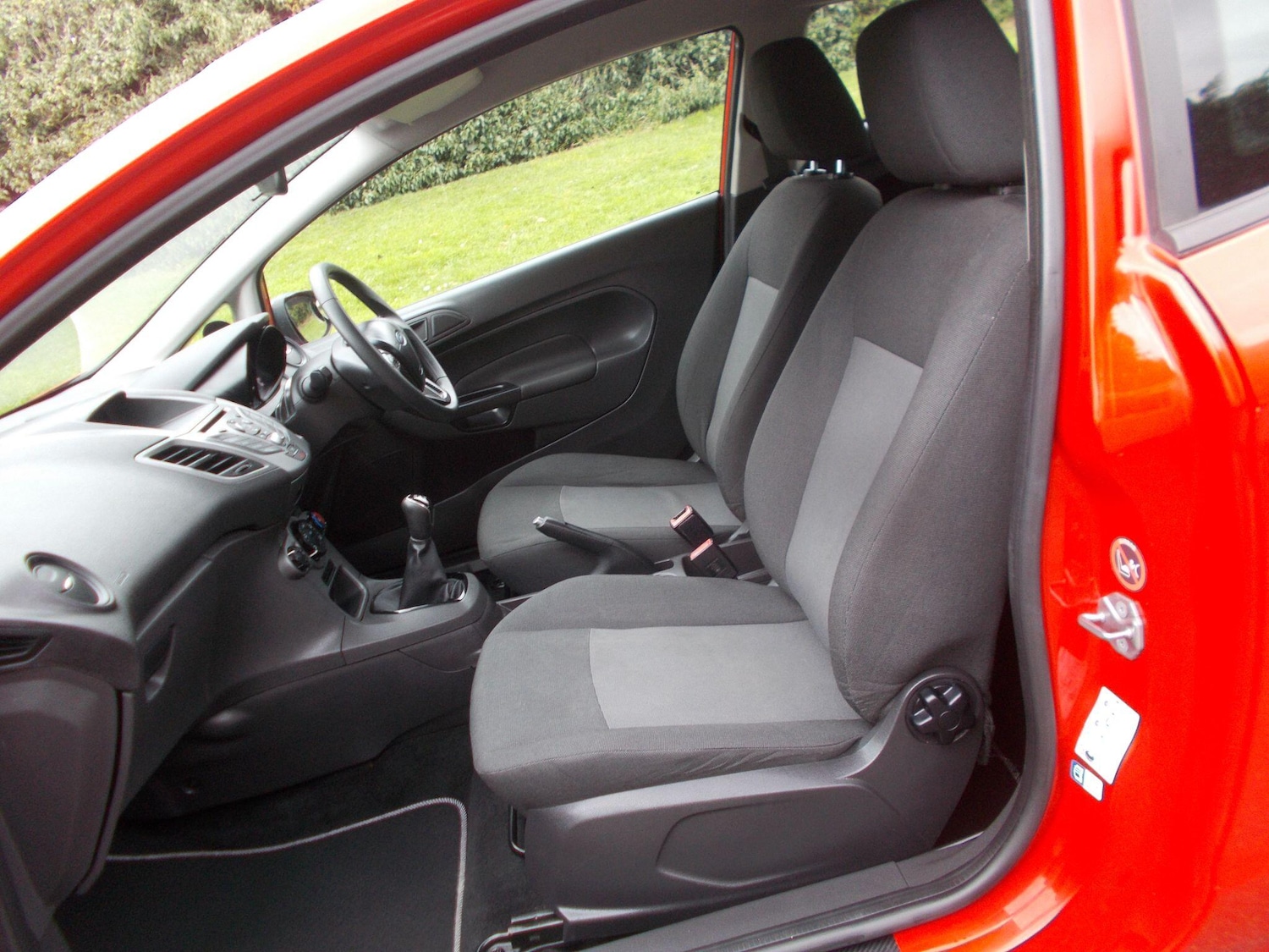 Used Ford Fiesta 2015 for sale - 78099860: Photo 25