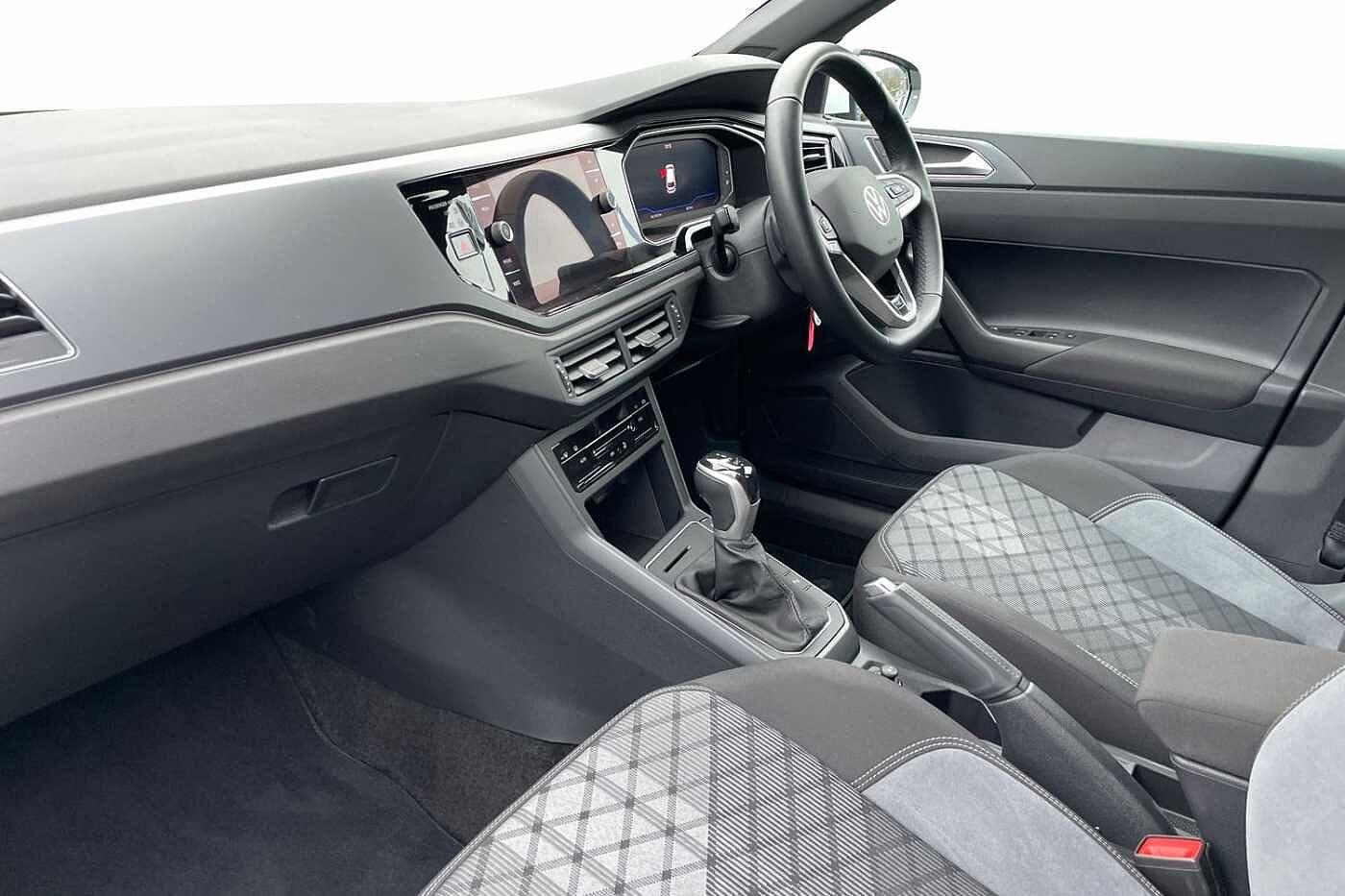 Used Volkswagen Polo 2024 for sale - 77005879: Photo 2