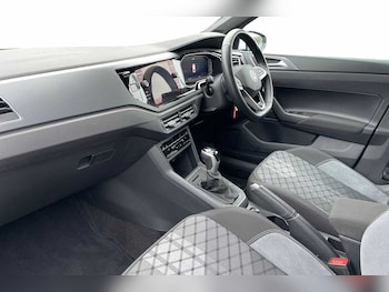 Used Volkswagen Polo 2024 for sale - 77005879: Photo