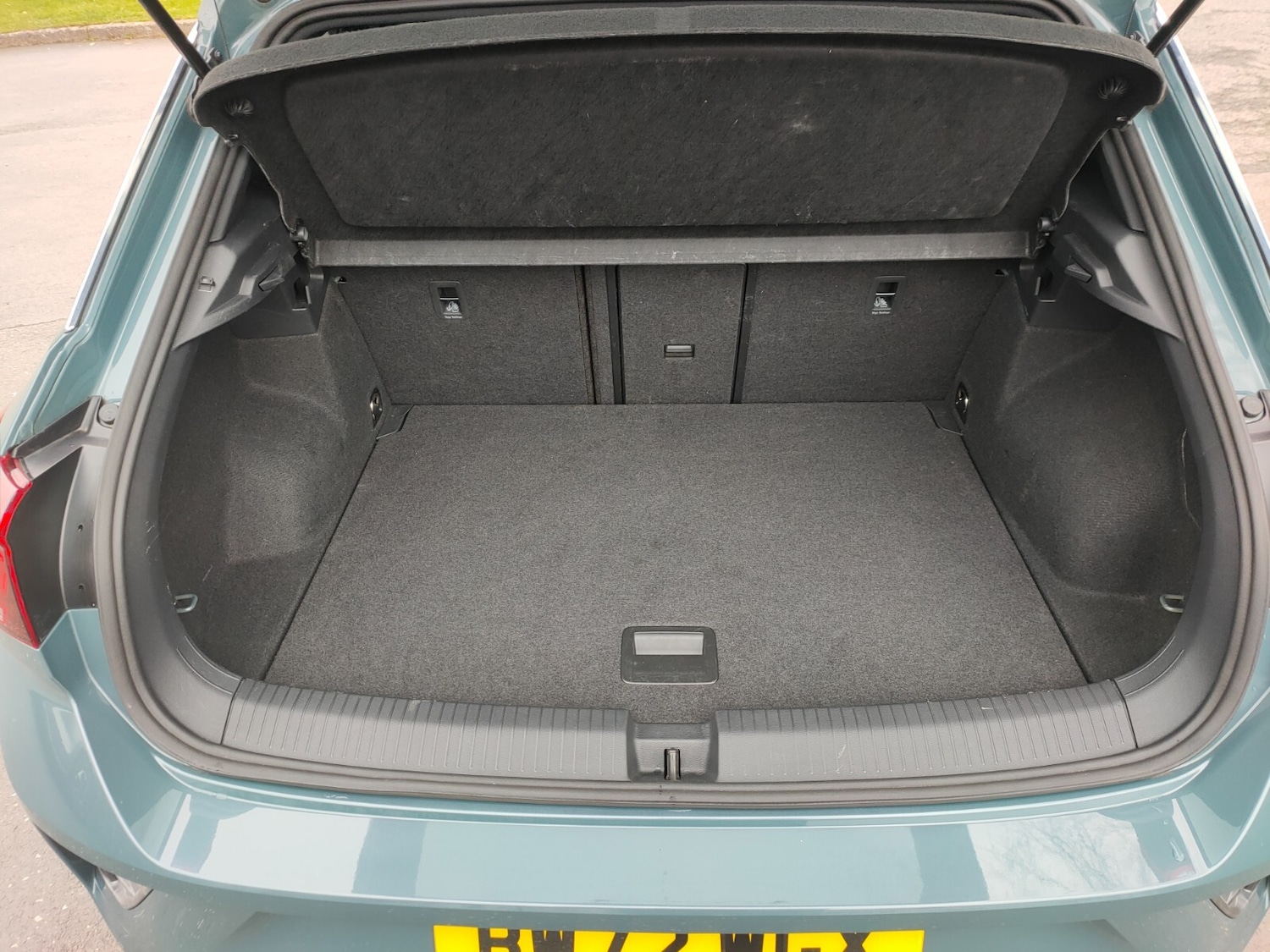 Used Volkswagen T-Roc 2023 for sale - 77663620: Photo 12