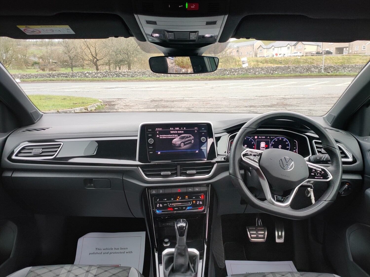 Used Volkswagen T-Roc 2023 for sale - 77663620: Photo 16