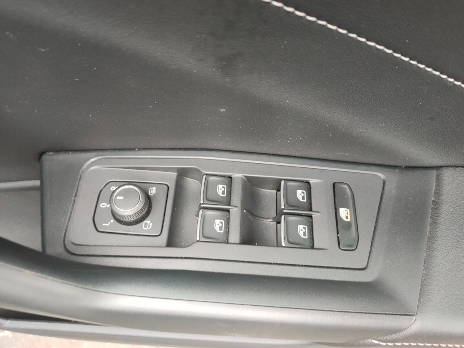 Used Volkswagen T-Roc 2023 for sale - 77663620: Photo 17