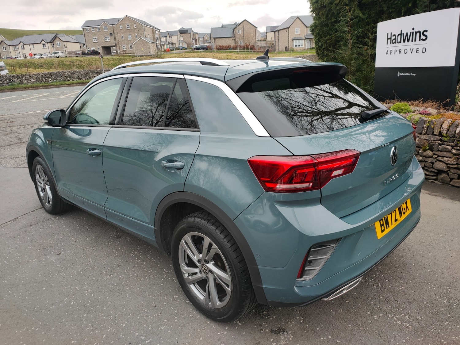 Used Volkswagen T-Roc 2023 for sale - 77663620: Photo 2