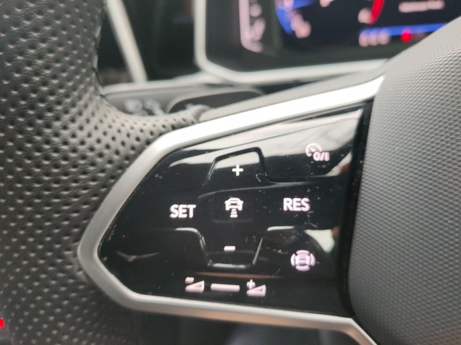 Used Volkswagen T-Roc 2023 for sale - 77663620: Photo 21