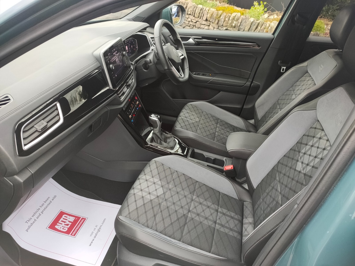 Used Volkswagen T-Roc 2023 for sale - 77663620: Photo 3