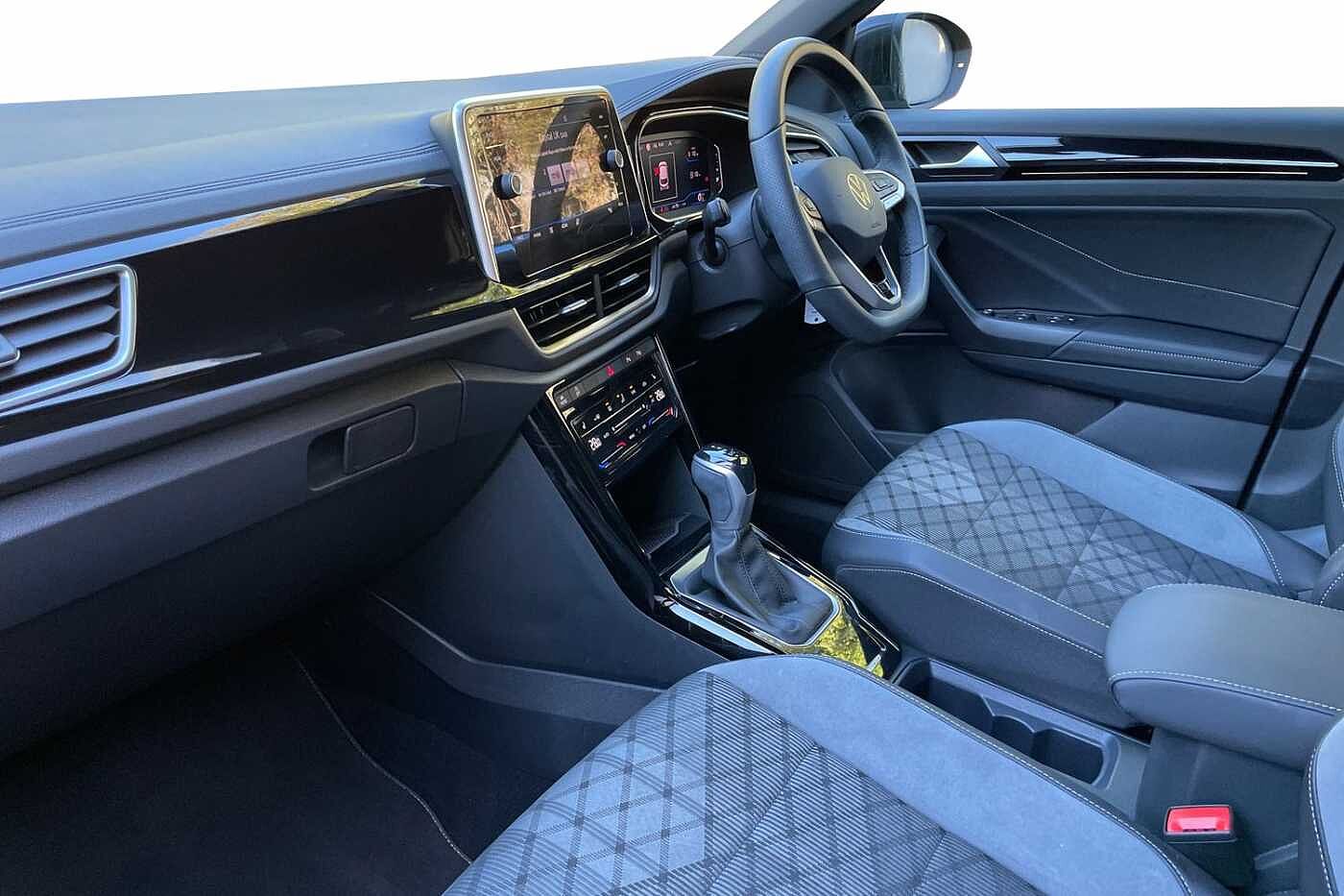 Used Volkswagen T-Roc 2025 for sale - 76679192: Photo 2