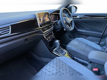 Used Volkswagen T-Roc 2025 for sale - 76679192: Photo