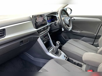 Used Volkswagen T-Roc 2022 for sale - 77005876: Photo