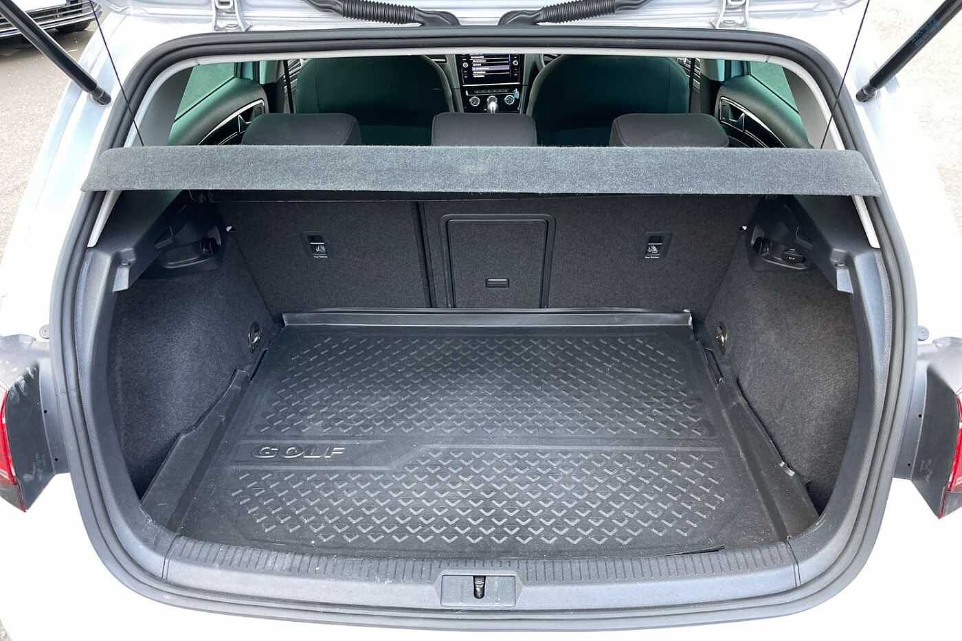 Used Volkswagen Golf 2017 for sale - 77501013: Photo 11