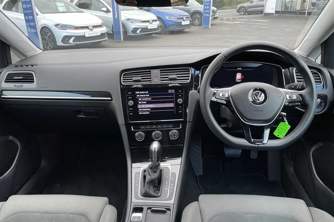 Used Volkswagen Golf 2017 for sale - 77501013: Photo 12