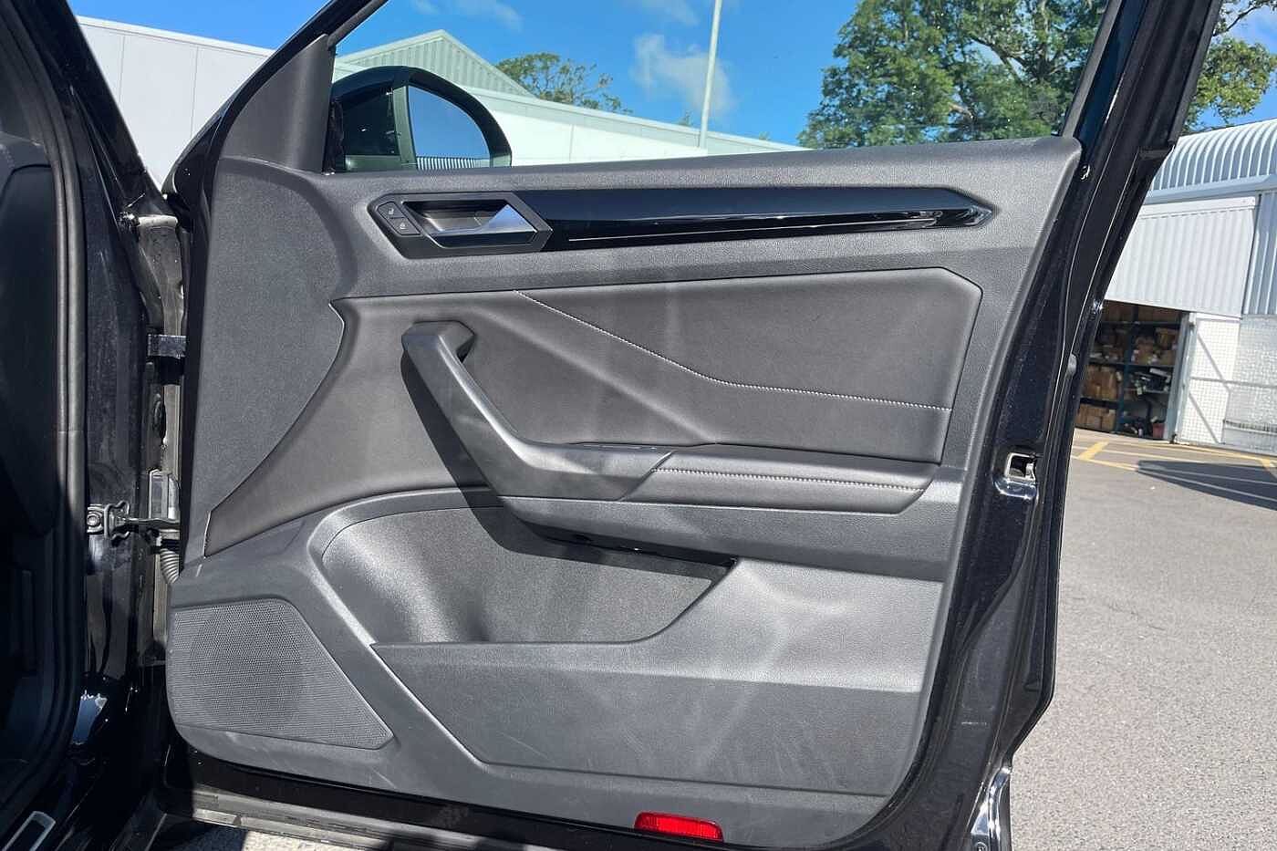 Used Volkswagen T-Roc 2024 for sale - 76678096: Photo 14