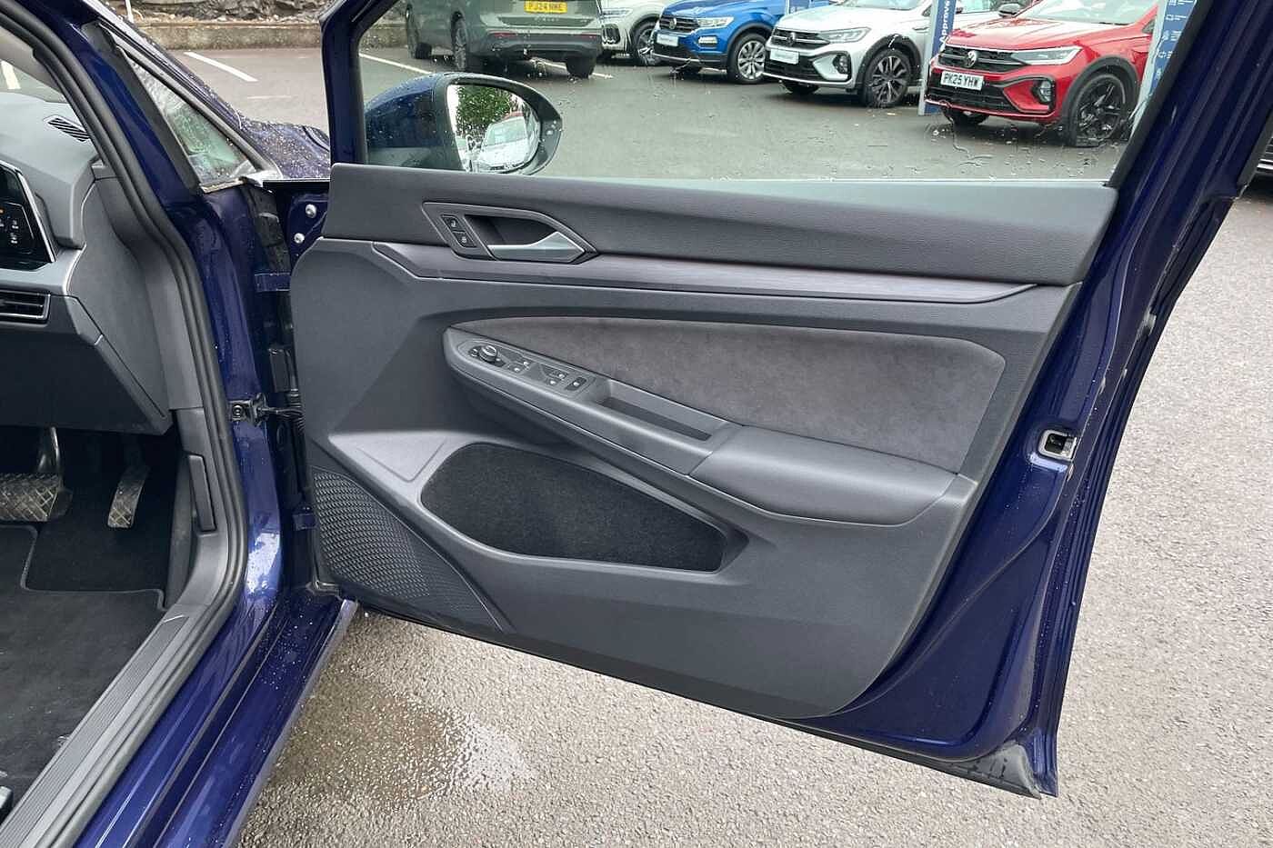 Used Volkswagen Golf 2023 for sale - 76675615: Photo 14