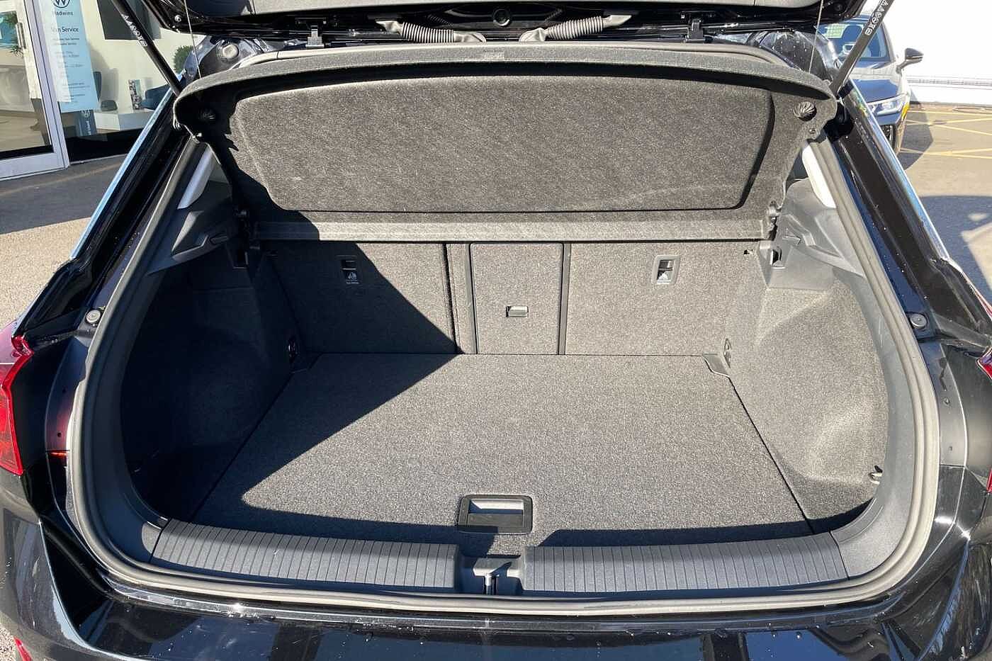 Used Volkswagen T-Roc 2022 for sale - 76674329: Photo 11