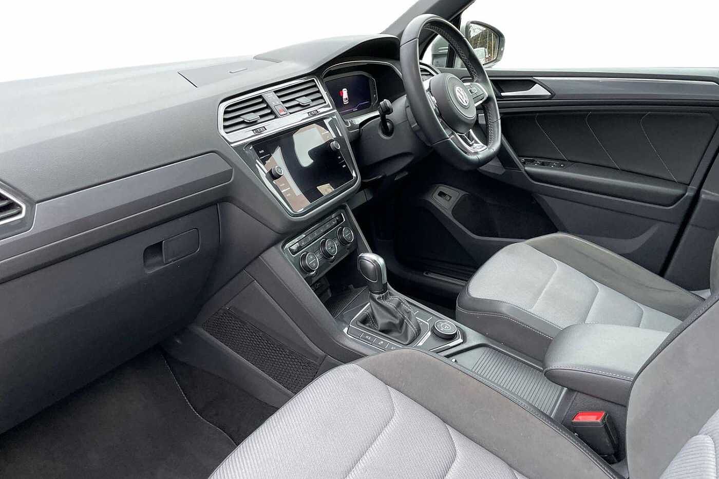 Used Volkswagen Tiguan 2020 for sale - 76681280: Photo 2