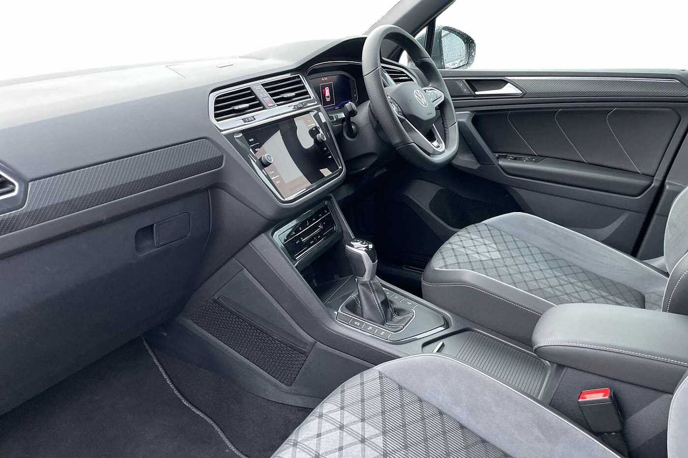 Used Volkswagen Tiguan 2024 for sale - 77649673: Photo 2