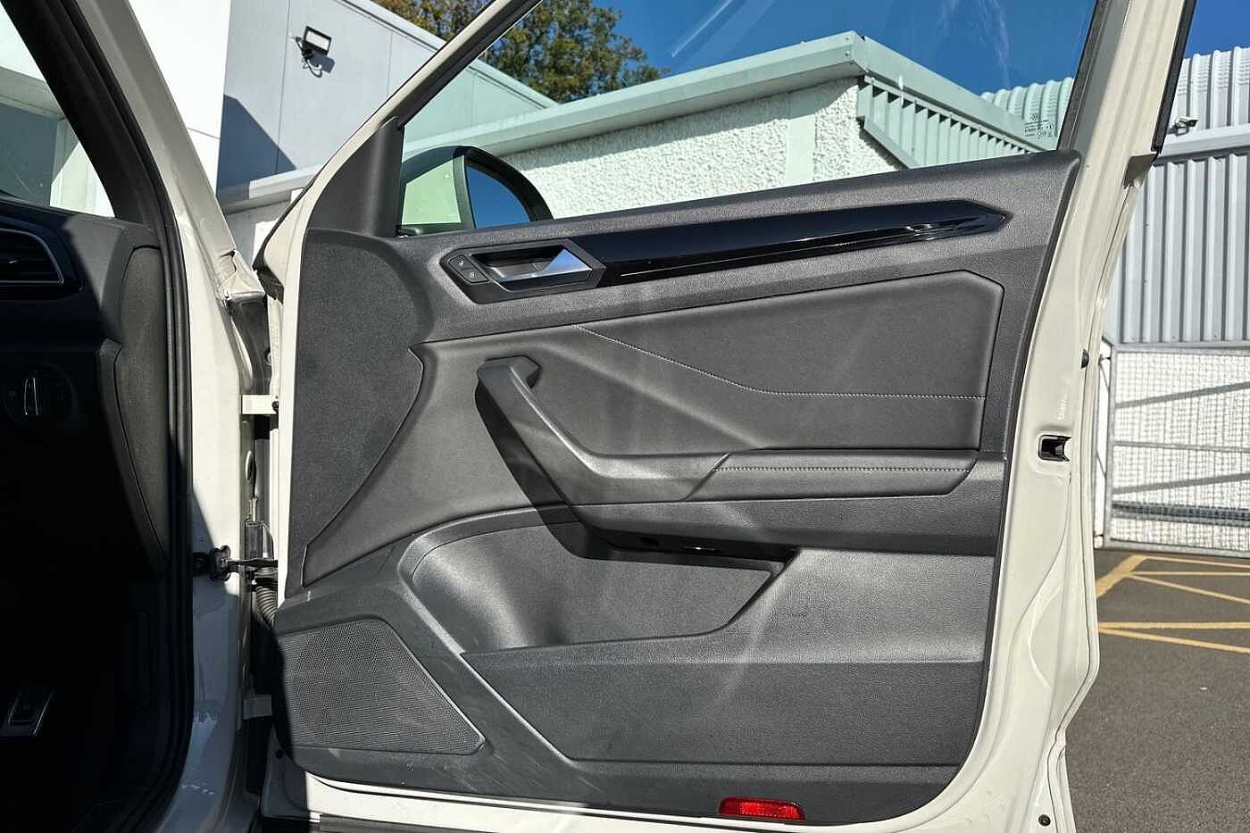 Used Volkswagen T-Roc 2022 for sale - 76674248: Photo 14