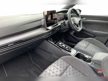 Used Volkswagen Golf 2025 for sale - 76680409: Photo