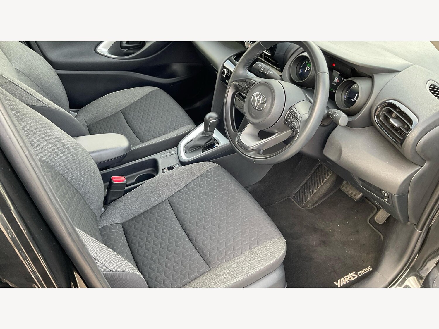 Used Toyota Yaris Cross 2024 for sale - 77255201: Photo 13