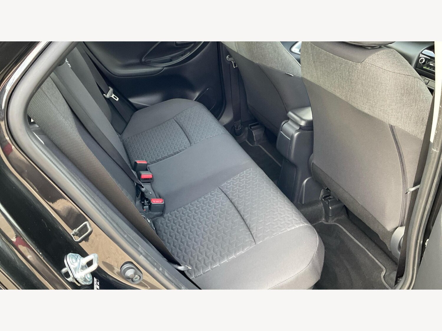 Used Toyota Yaris Cross 2024 for sale - 77255201: Photo 14