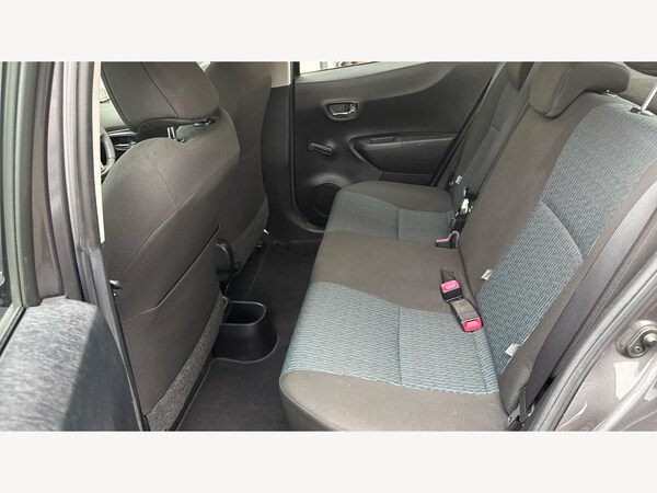 Used Toyota Yaris 2012 for sale - 76239722: Photo 15