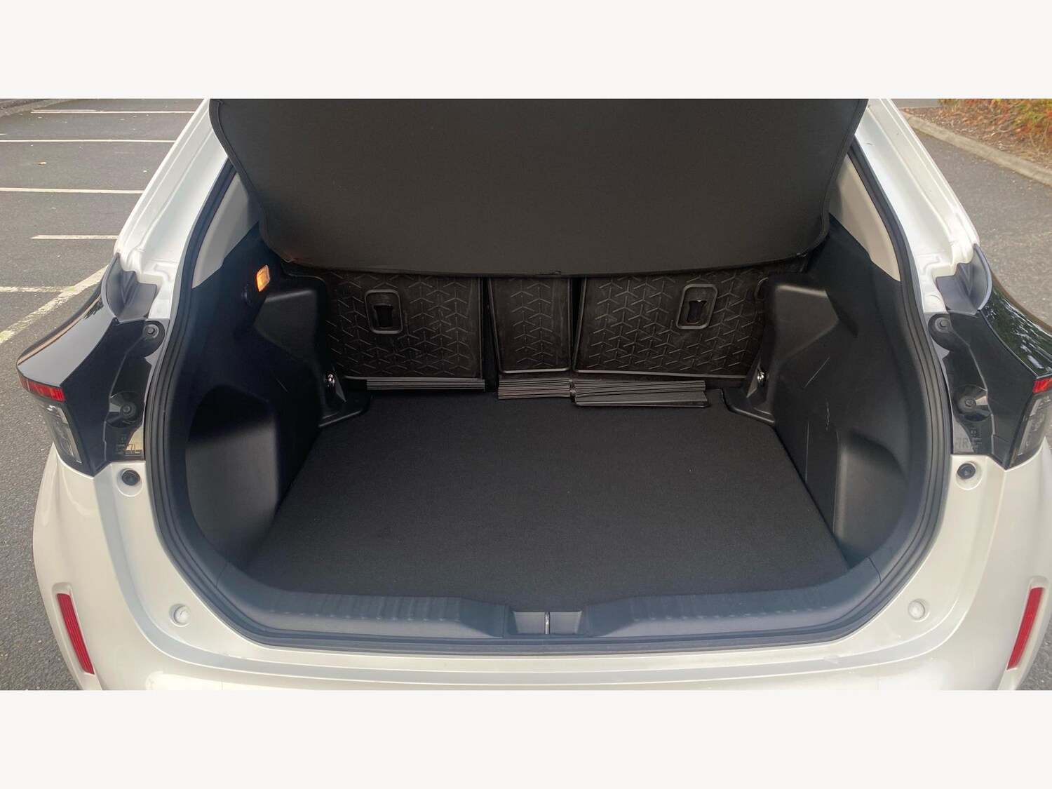 Used Toyota Yaris Cross 2023 for sale - 76295436: Photo 16