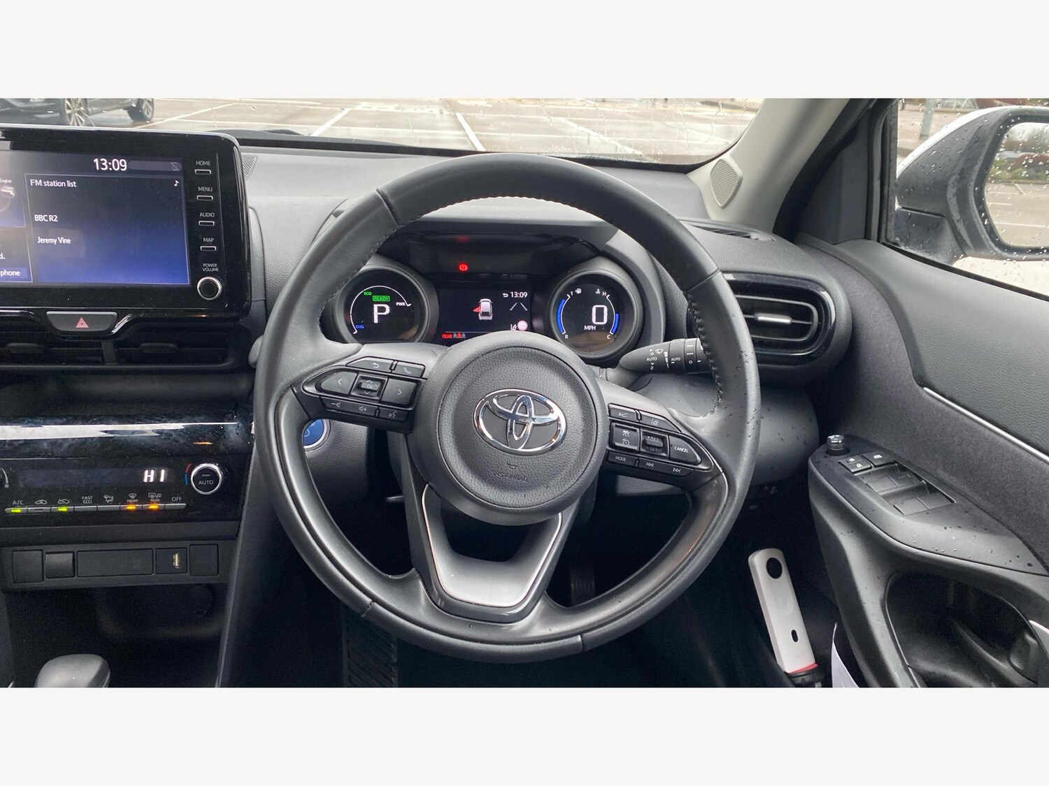 Used Toyota Yaris Cross 2023 for sale - 77479341: Photo 8