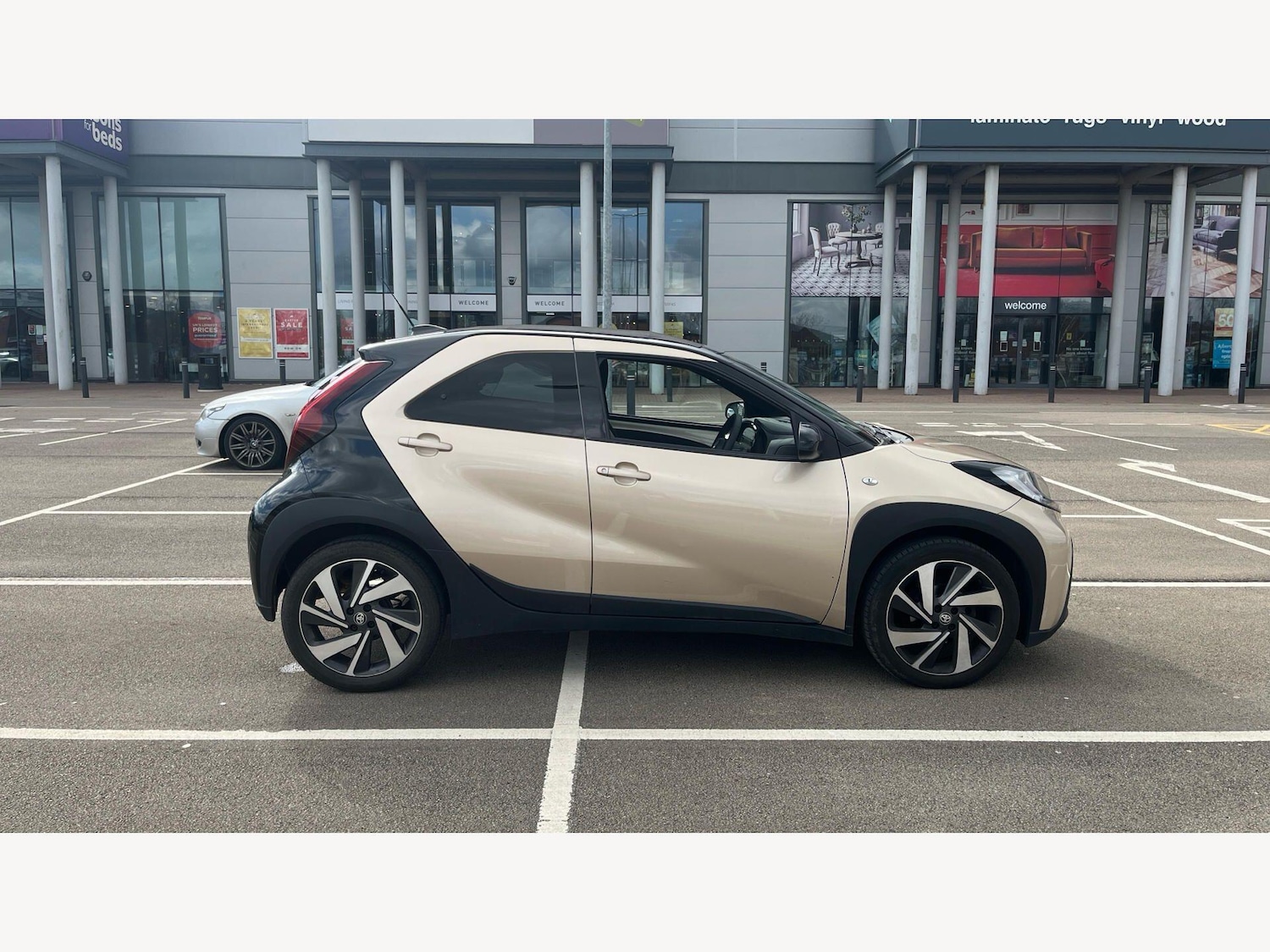 Used Toyota Aygo X 2022 for sale - 78185303: Photo 18