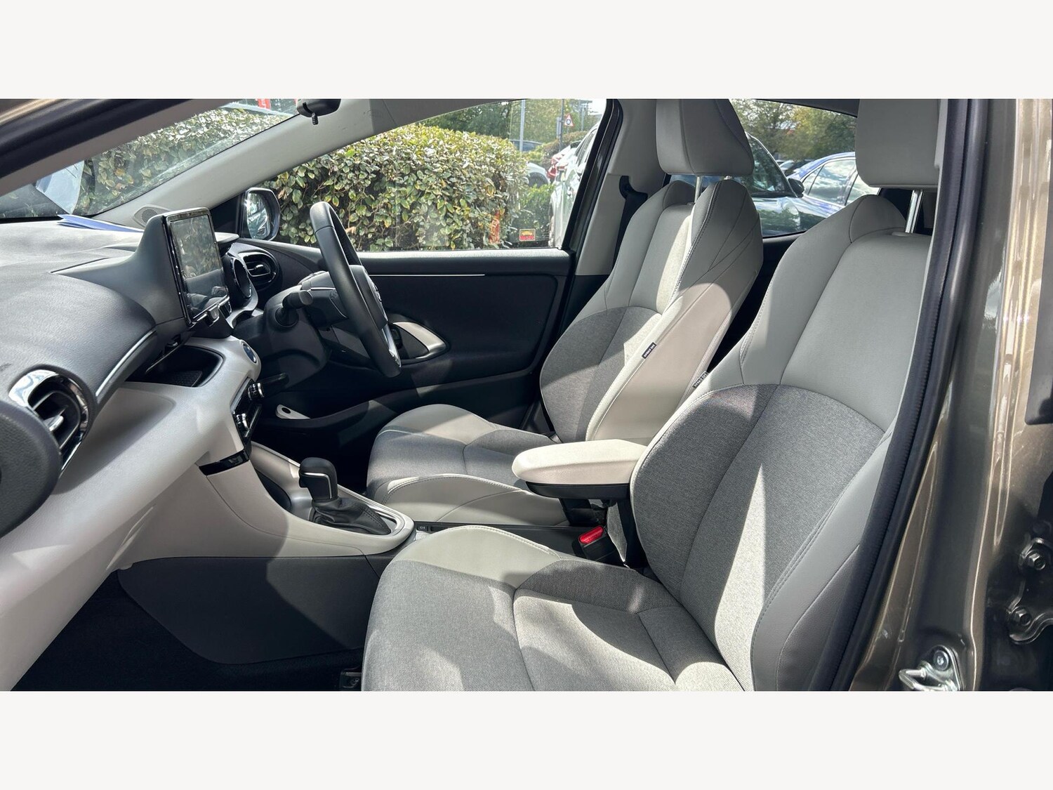 Used Toyota Yaris 2023 for sale - 76389355: Photo 12