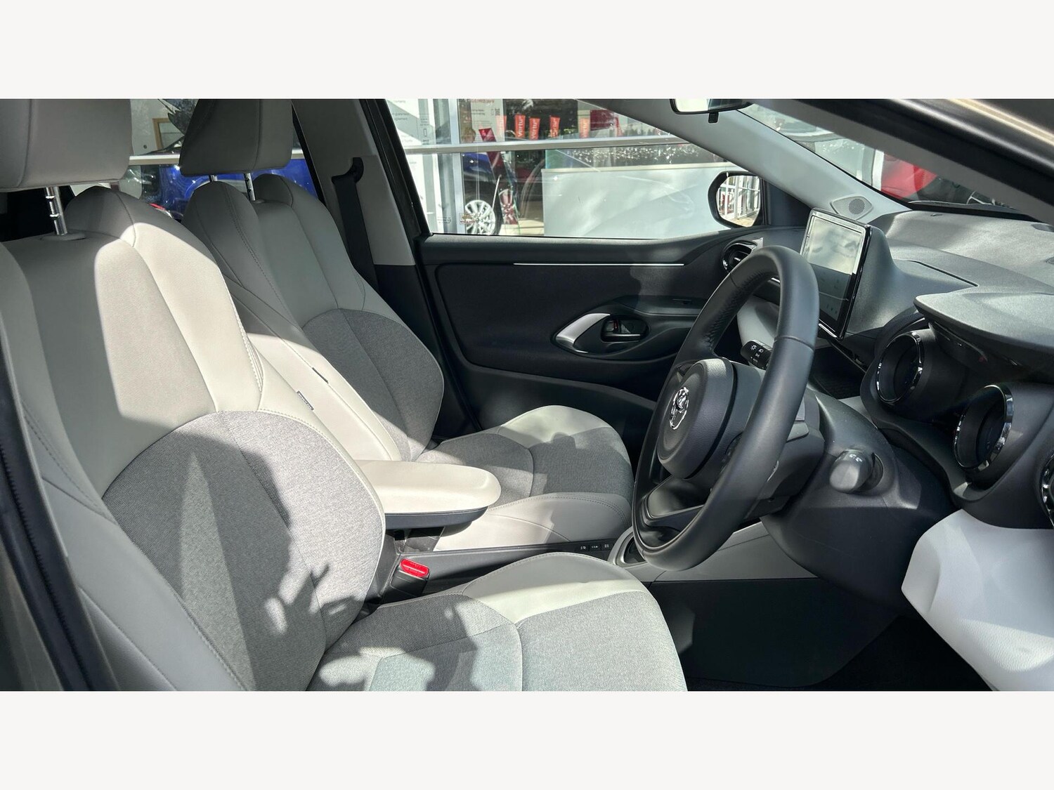 Used Toyota Yaris 2023 for sale - 76389355: Photo 13