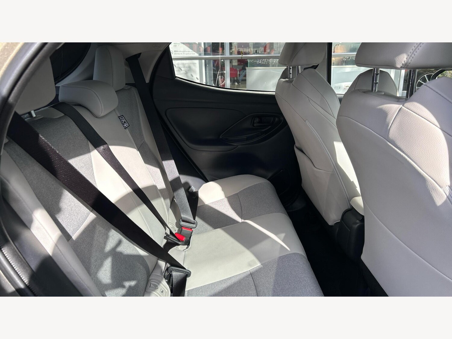 Used Toyota Yaris 2023 for sale - 76389355: Photo 14