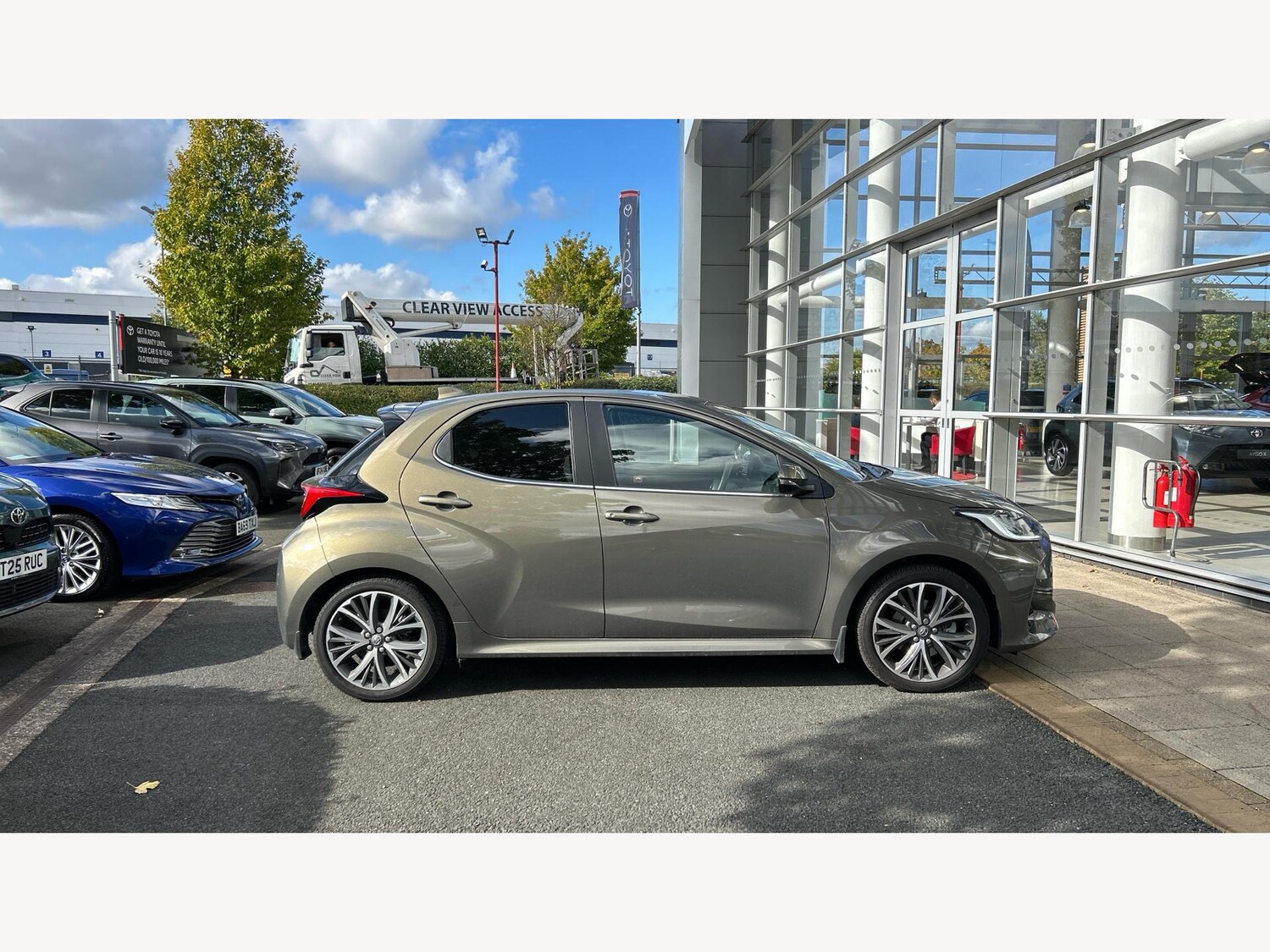 Used Toyota Yaris 2023 for sale - 76389355: Photo 18