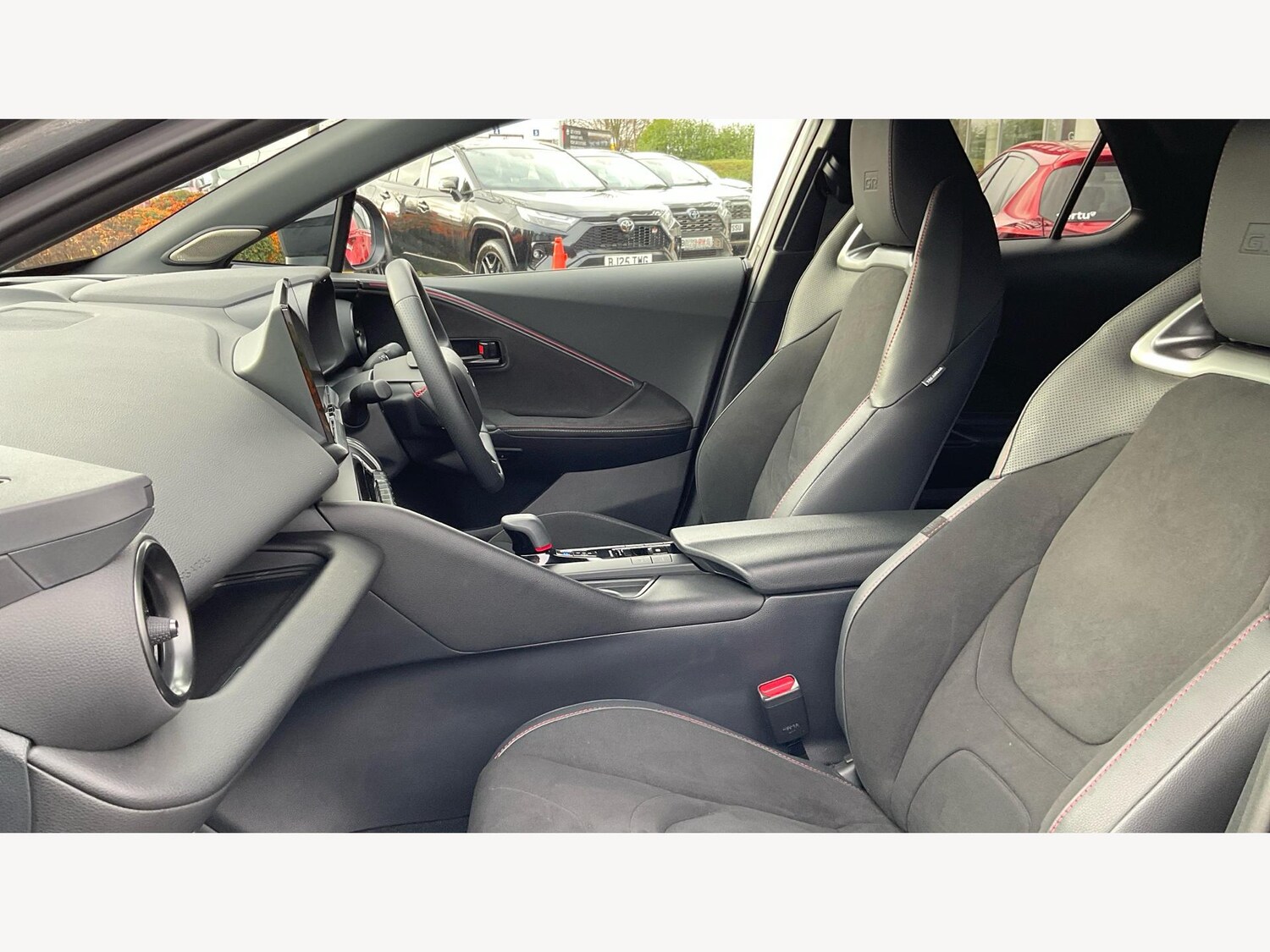 Used Toyota C-HR 2024 for sale - 77255232: Photo 12