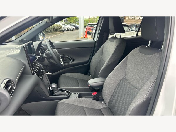 Used Toyota Yaris Cross 2024 for sale - 76166428: Photo 12