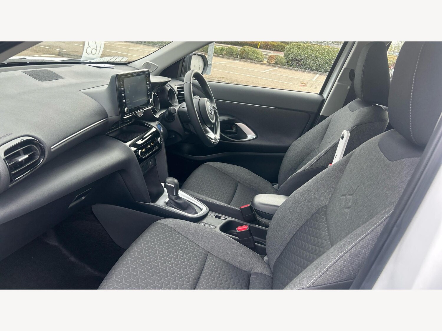 Used Toyota Yaris Cross 2024 for sale - 77304828: Photo 12