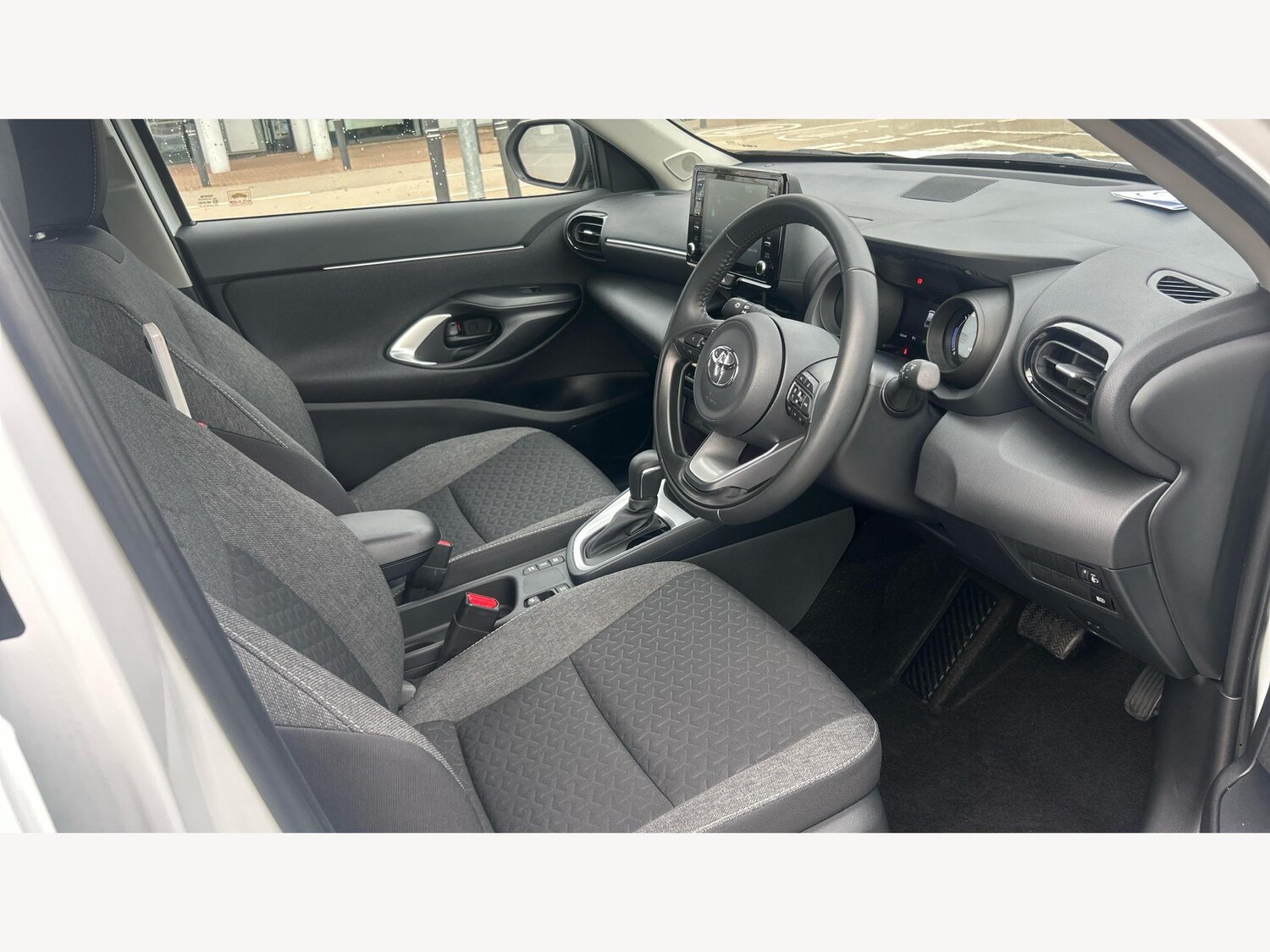 Used Toyota Yaris Cross 2024 for sale - 77304828: Photo 13