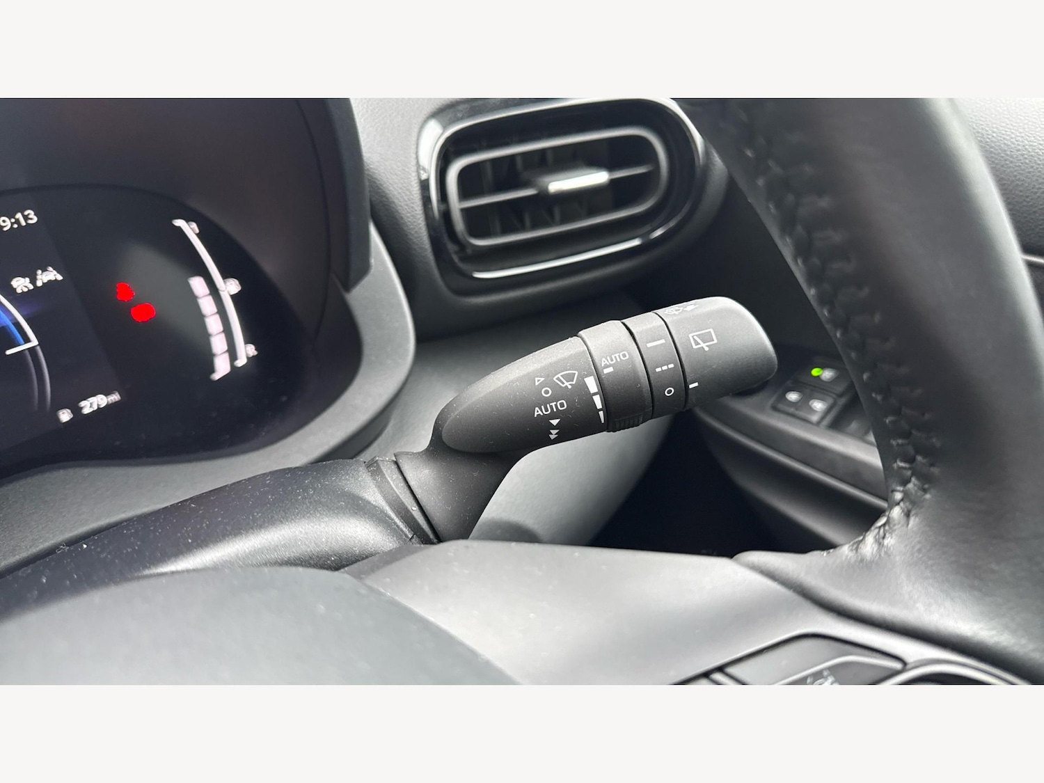 Used Toyota Yaris 2024 for sale - 77550227: Photo 26