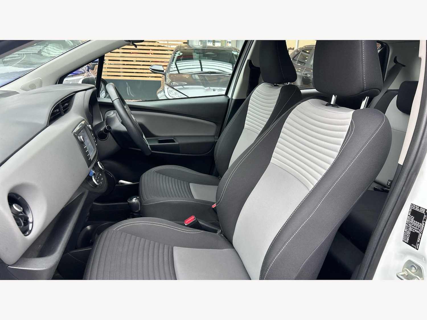 Used Toyota Yaris 2019 for sale - 76259409: Photo 12