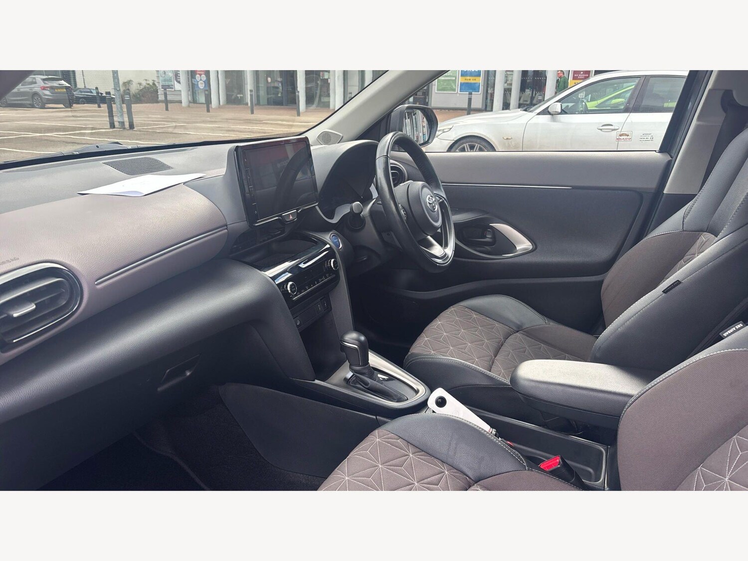 Used Toyota Yaris Cross 2023 for sale - 77853111: Photo 12