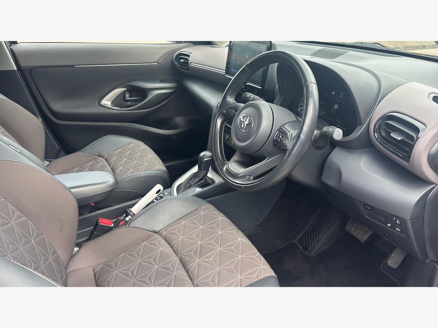 Used Toyota Yaris Cross 2023 for sale - 77853111: Photo 13