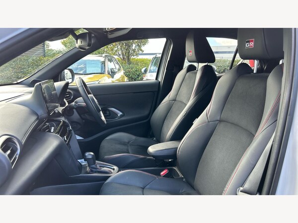 Used Toyota Yaris Cross 2023 for sale - 76152600: Photo 12